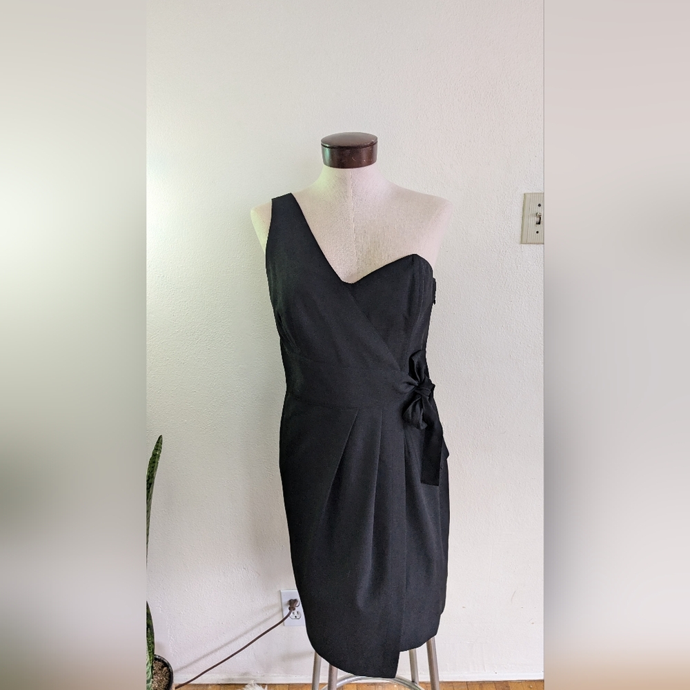 Elegant Black One-Shoulder Dress